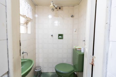 Casa à venda com 298m², 4 quartos e 3 vagas Casa à venda com 298m², 4 quartos e 3 vagasBanheiro de serviço