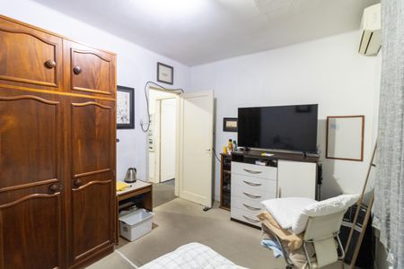 Casa à venda com 298m², 4 quartos e 3 vagas Casa à venda com 298m², 4 quartos e 3 vagasQuarto 1