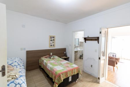 Casa à venda com 298m², 4 quartos e 3 vagas Casa à venda com 298m², 4 quartos e 3 vagasSuíte