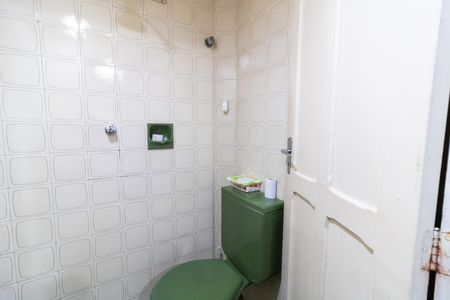 Casa à venda com 298m², 4 quartos e 3 vagas Casa à venda com 298m², 4 quartos e 3 vagasBanheiro de serviço