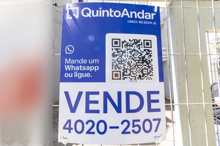 Casa à venda com 298m², 4 quartos e 3 vagas Casa à venda com 298m², 4 quartos e 3 vagasPlaquinha