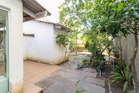 Casa à venda com 298m², 4 quartos e 3 vagas Casa à venda com 298m², 4 quartos e 3 vagasQuintal