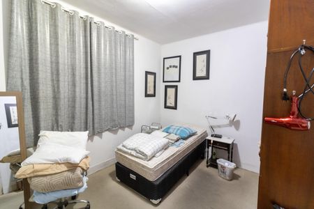 Casa à venda com 298m², 4 quartos e 3 vagas Casa à venda com 298m², 4 quartos e 3 vagasQuarto 1