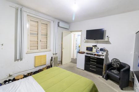 Casa à venda com 298m², 4 quartos e 3 vagas Casa à venda com 298m², 4 quartos e 3 vagasQuarto 3