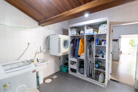 Casa à venda com 298m², 4 quartos e 3 vagas Casa à venda com 298m², 4 quartos e 3 vagasLavanderia