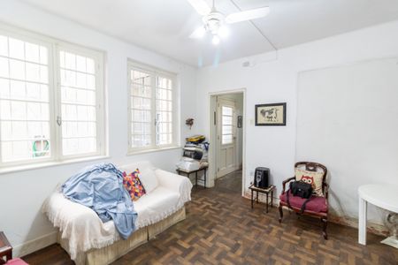 Casa à venda com 298m², 4 quartos e 3 vagas Casa à venda com 298m², 4 quartos e 3 vagasSala