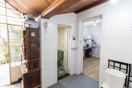 Casa à venda com 298m², 4 quartos e 3 vagas Casa à venda com 298m², 4 quartos e 3 vagasLavanderia