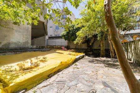 Casa à venda com 298m², 4 quartos e 3 vagas Casa à venda com 298m², 4 quartos e 3 vagasQuintal