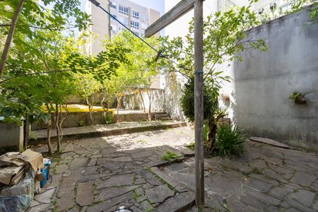 Casa à venda com 298m², 4 quartos e 3 vagas Casa à venda com 298m², 4 quartos e 3 vagasQuintal