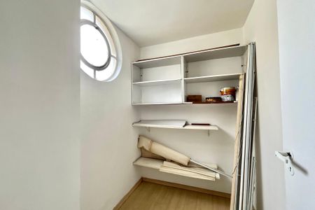 Apartamento à venda com 70m², 2 quartos e sem vaga Apartamento à venda com 70m², 2 quartos e sem vagaQuarto de Serviço