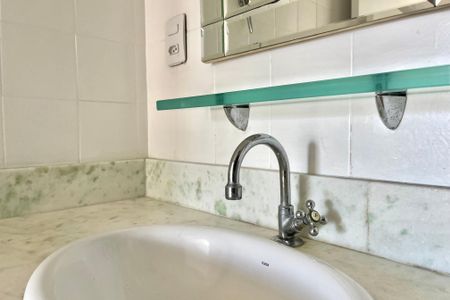 Apartamento à venda com 70m², 2 quartos e sem vaga Apartamento à venda com 70m², 2 quartos e sem vagaBanheiro