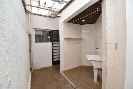 Casa para alugar com 130m², 3 quartos e 1 vagaÁrea de Serviço com Churrasqueira