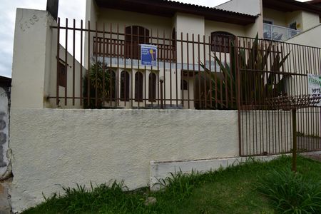 Casa para alugar com 130m², 3 quartos e 1 vagaFachada com Plaquinha