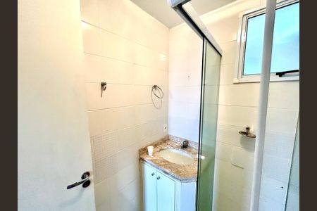 Apartamento à venda com 60m², 2 quartos e 1 vaga Apartamento à venda com 60m², 2 quartos e 1 vagaBanheiro 1