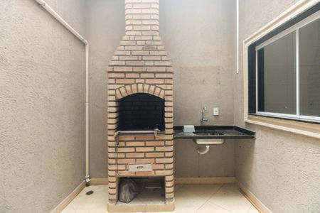 Casa de condomínio à venda com 120m², 3 quartos e 3 vagasChurrasqueira 