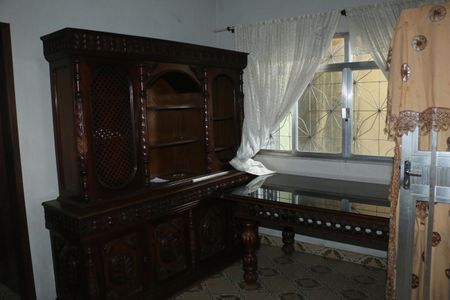 Casa para alugar com 381m², 2 quartos e 2 vagassala