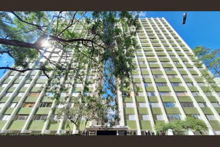 Apartamento à venda com 115m², 2 quartos e 1 vaga Apartamento à venda com 115m², 2 quartos e 1 vagaFachada