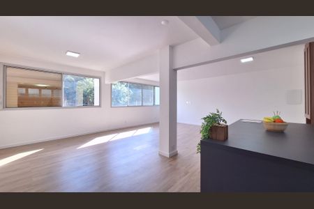 Apartamento à venda com 115m², 2 quartos e 1 vaga Apartamento à venda com 115m², 2 quartos e 1 vagaSala