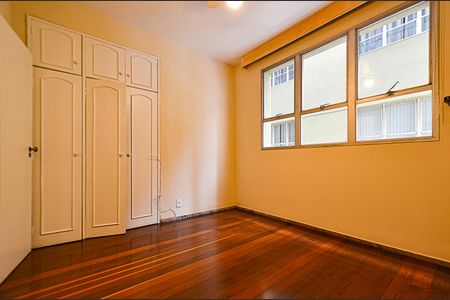 Apartamento à venda com 150m², 4 quartos e 2 vagasQuarto 2