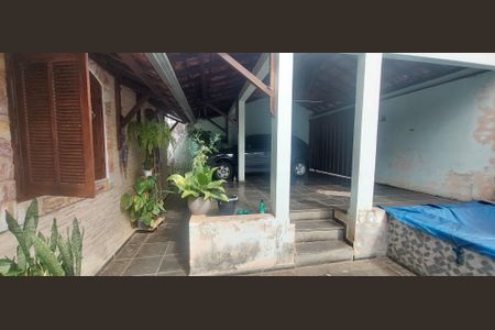 Casa à venda com 3 quartos, 200m² em Bom Jesus, Contagem