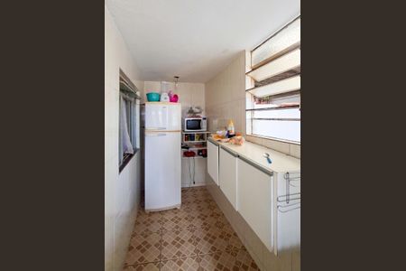 Casa à venda com 365m², 4 quartos e 2 vagasCasa 1