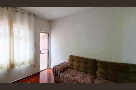 Casa à venda com 365m², 4 quartos e 2 vagasCasa 1