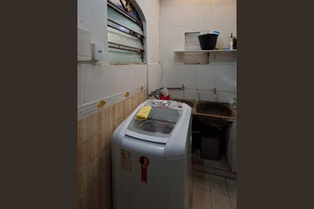 Casa à venda com 365m², 4 quartos e 2 vagasCasa 2