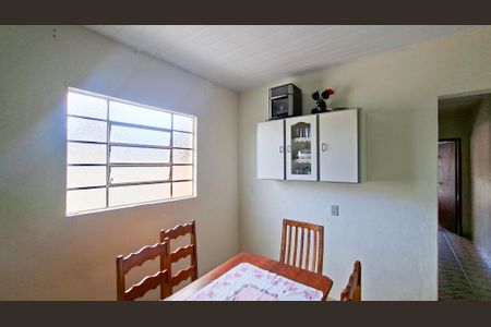 Casa à venda com 365m², 4 quartos e 2 vagasCasa 1