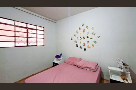 Casa à venda com 365m², 4 quartos e 2 vagasCasa 4