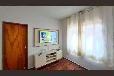 Casa à venda com 365m², 4 quartos e 2 vagasCasa 1