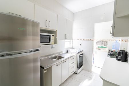 Apartamento à venda com 40m², 1 quarto e 1 vaga Apartamento à venda com 40m², 1 quarto e 1 vagaCozinha e Área de Serviço