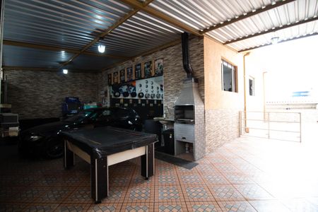 Casa à venda com 250m², 1 quarto e 5 vagas Casa à venda com 250m², 1 quarto e 5 vagasGaragem