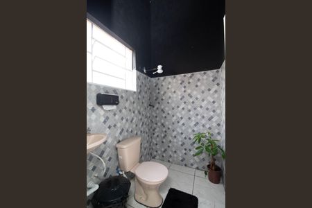 Casa à venda com 250m², 1 quarto e 5 vagas Casa à venda com 250m², 1 quarto e 5 vagasBanheiro