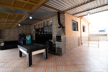 Casa à venda com 250m², 1 quarto e 5 vagas Casa à venda com 250m², 1 quarto e 5 vagasGaragem