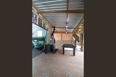 Casa à venda com 250m², 1 quarto e 5 vagas Casa à venda com 250m², 1 quarto e 5 vagasGaragem