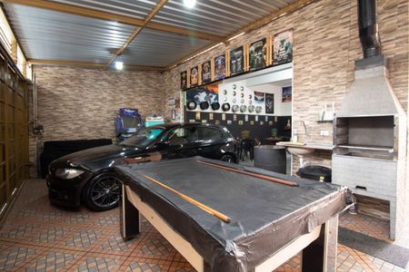 Casa à venda com 250m², 1 quarto e 5 vagas Casa à venda com 250m², 1 quarto e 5 vagasGaragem