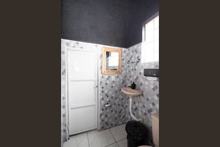 Casa à venda com 250m², 1 quarto e 5 vagas Casa à venda com 250m², 1 quarto e 5 vagasBanheiro