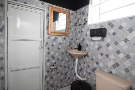 Casa à venda com 250m², 1 quarto e 5 vagas Casa à venda com 250m², 1 quarto e 5 vagasBanheiro