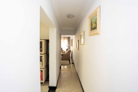 Casa à venda com 178m², 4 quartos e 3 vagasCorredor