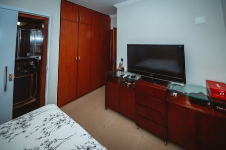 Apartamento à venda com 180m², 3 quartos e 1 vagaSuíte