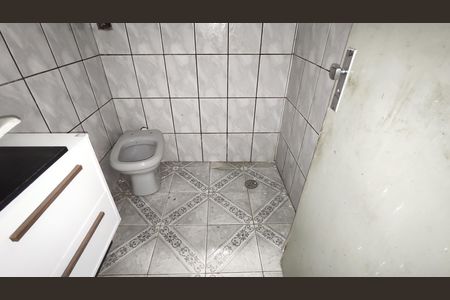 Banheiro de casa para alugar com 1 quarto, 52m² em Vila Nova Curuca, São Paulo