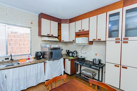 Casa para alugar com 110m², 2 quartos e 1 vaga Casa para alugar com 110m², 2 quartos e 1 vagaCozinha