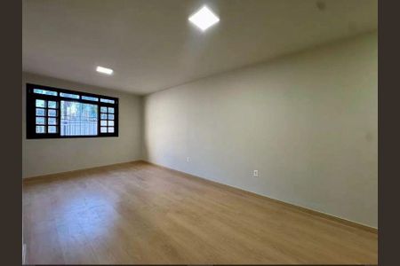 quarto de casa à venda com 4 quartos, 210m² em Castelo, Belo Horizonte