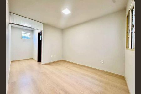 quarto de casa à venda com 4 quartos, 210m² em Castelo, Belo Horizonte
