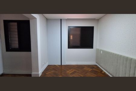 Apartamento à venda com 242m², 4 quartos e 4 vagasSuíte 2