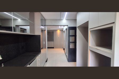 Apartamento à venda com 242m², 4 quartos e 4 vagasCozinha 