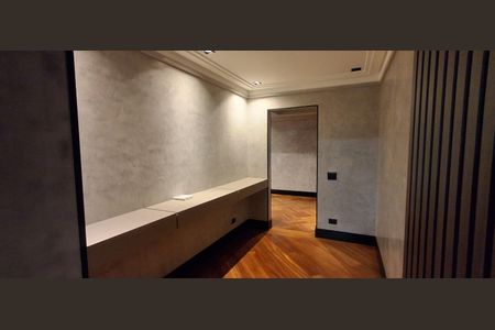 Apartamento à venda com 242m², 4 quartos e 4 vagasSala