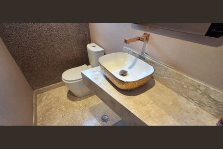 Apartamento à venda com 242m², 4 quartos e 4 vagasLavabo 