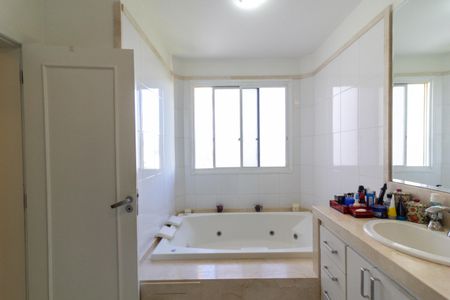 Apartamento à venda com 440m², 4 quartos e 3 vagasBanheiro Suíte 4