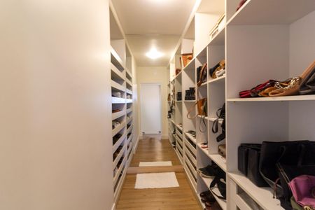 Apartamento à venda com 440m², 4 quartos e 3 vagasCloset Suíte 4
